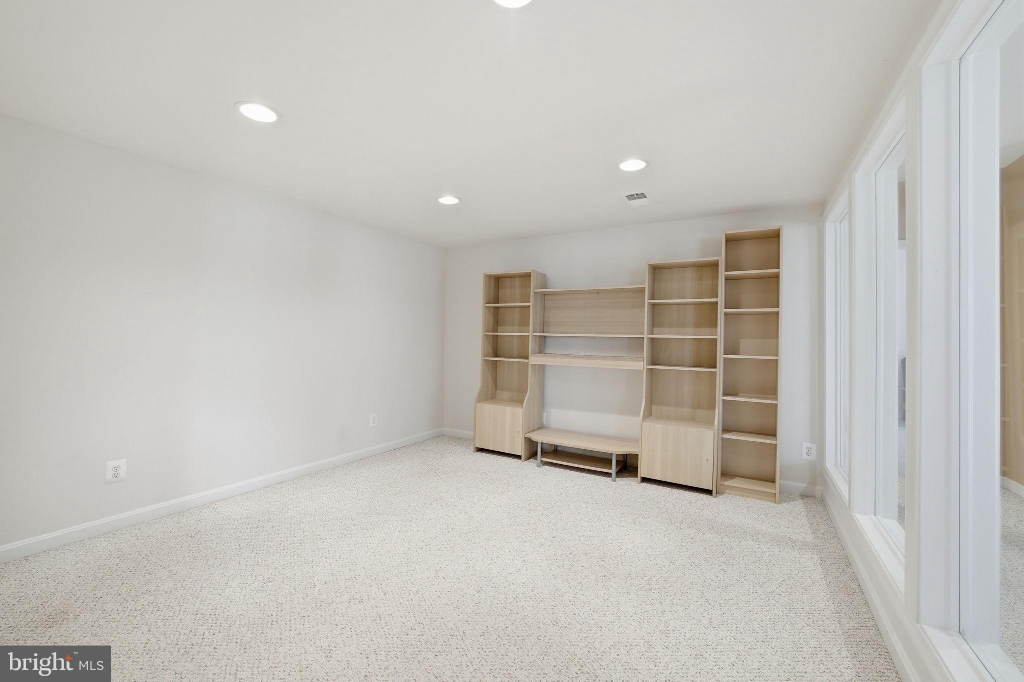 HEATHERBROOK - Residential