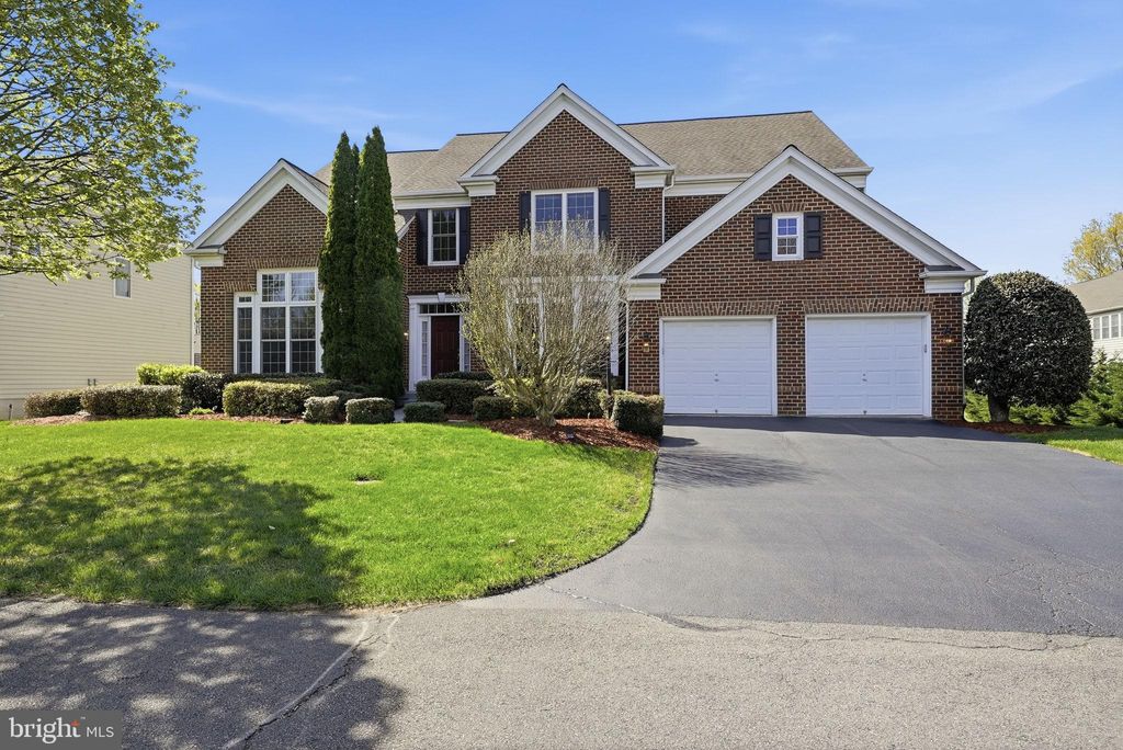 Photo of 4909 Sammy Joe Drive, FAIRFAX, VA 22030 (MLS # VAFX2302752)