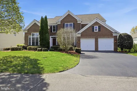 4909 Sammy Joe Drive, Fairfax, VA MLS: VAFX2302752