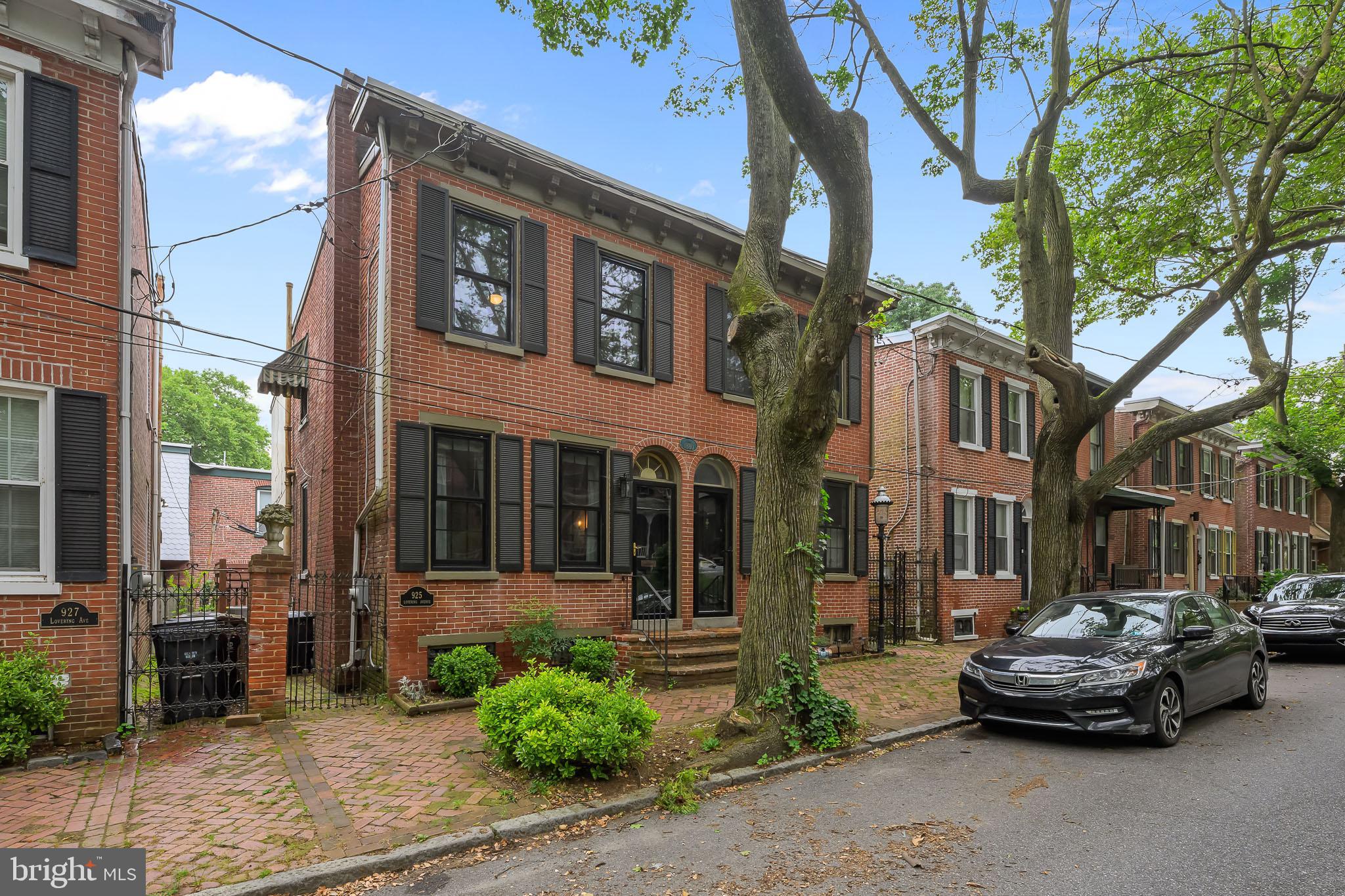 925 LOVERING AVENUE