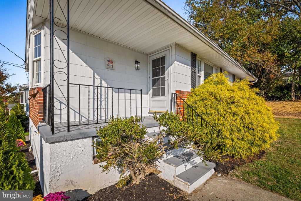 Photo of 9621 10th Avenue, BALTIMORE, MD 21234 (MLS # MDBC2179252)
