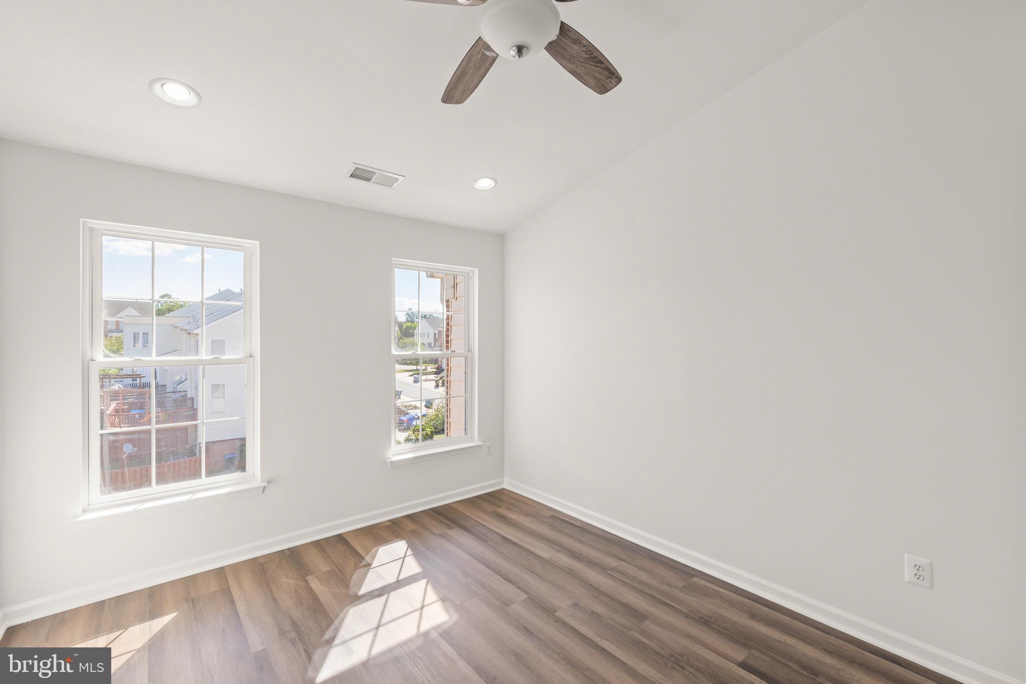 LOUDOUN VALLEY ESTATES - Residential Lease