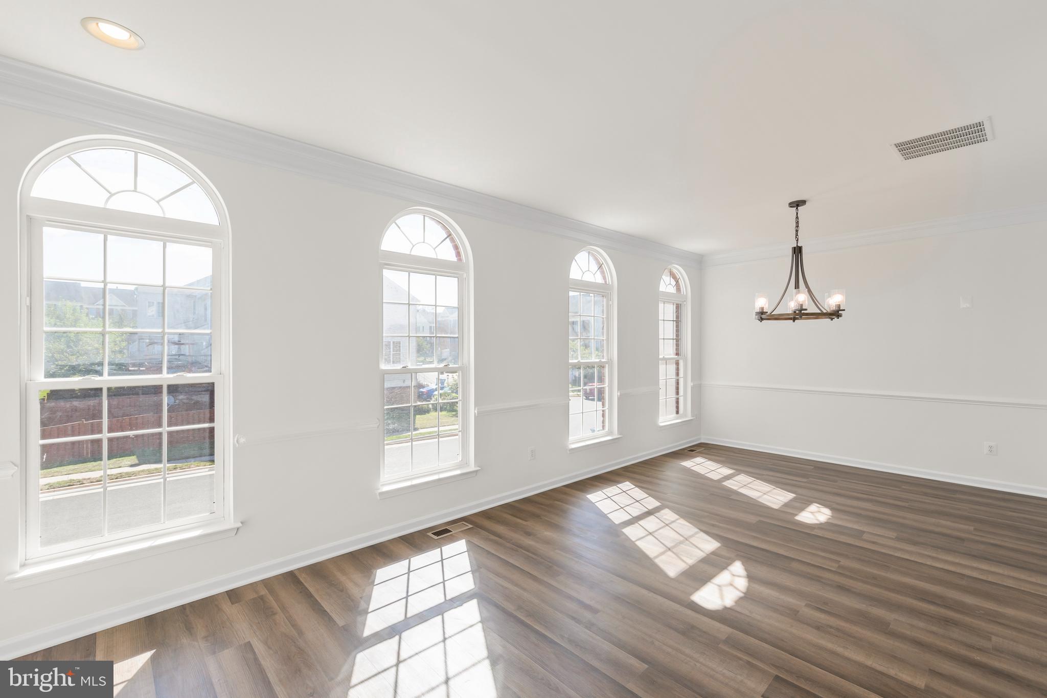 LOUDOUN VALLEY ESTATES - Residential Lease