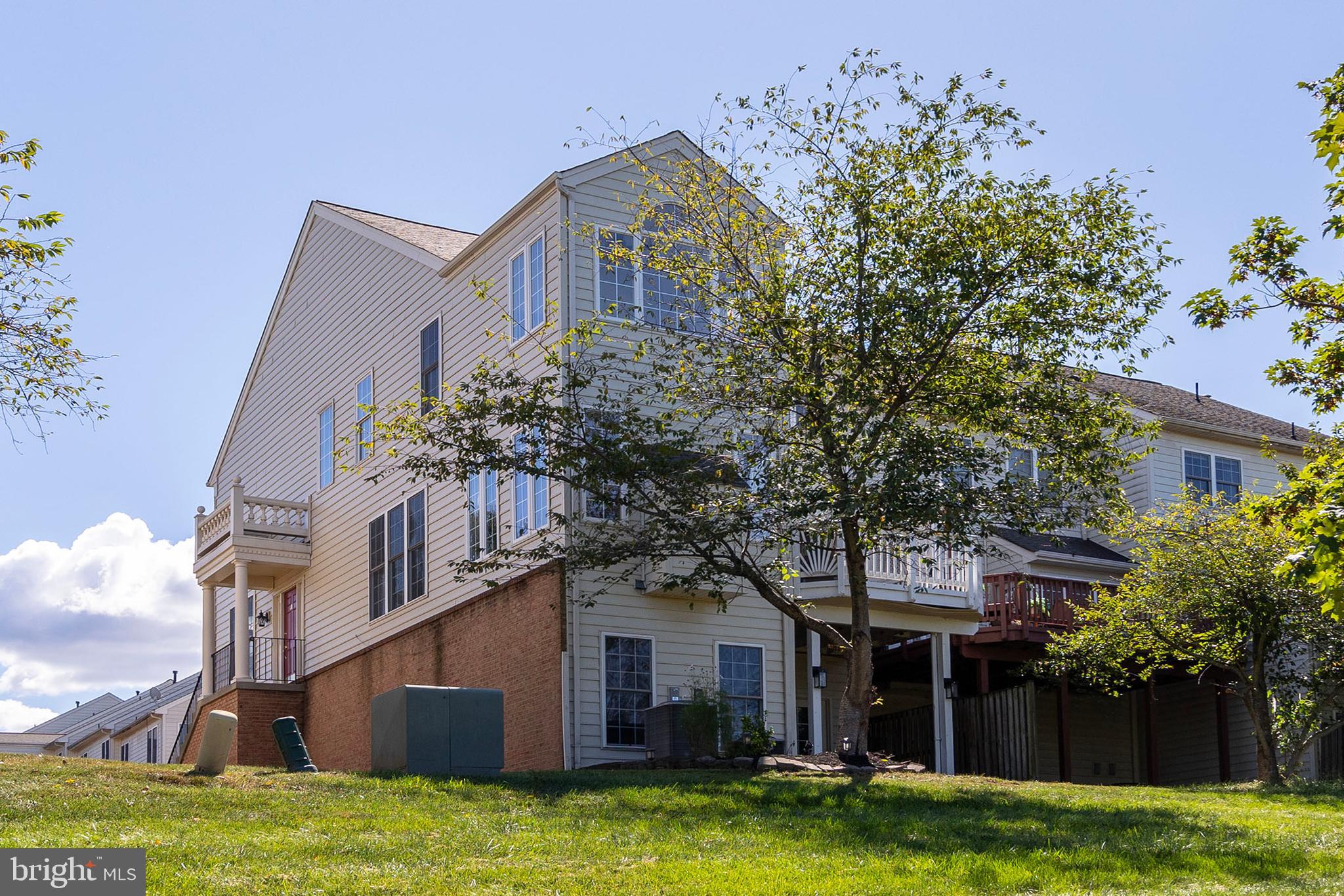 LOUDOUN VALLEY ESTATES - Residential Lease