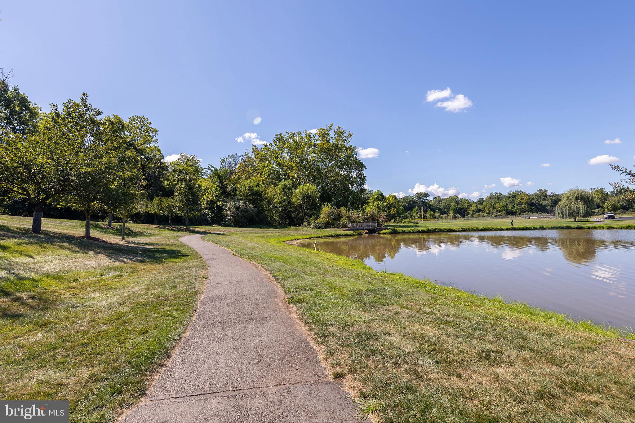 LOUDOUN VALLEY ESTATES - Residential Lease