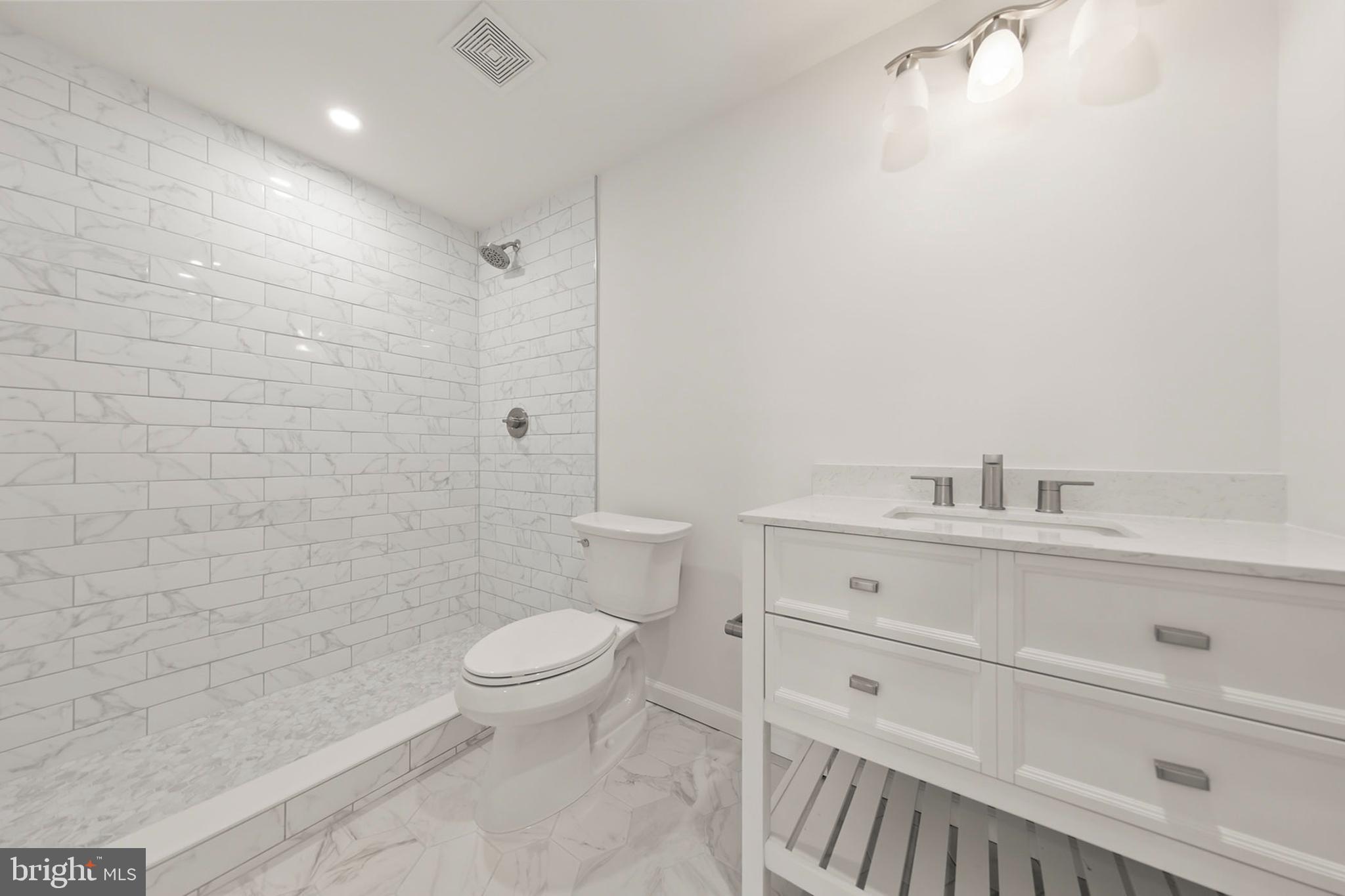 LOUDOUN VALLEY ESTATES - Residential Lease