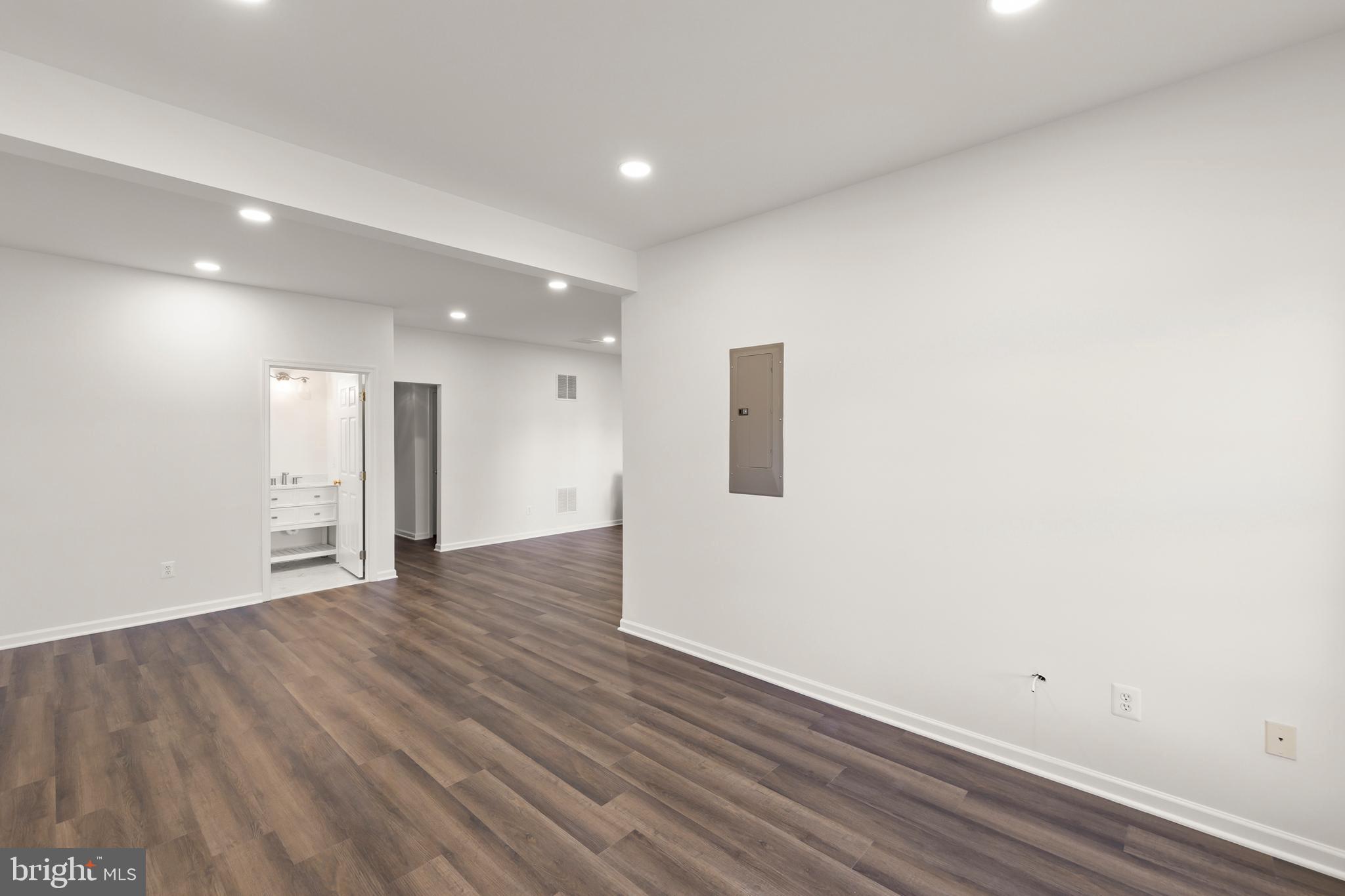 LOUDOUN VALLEY ESTATES - Residential Lease