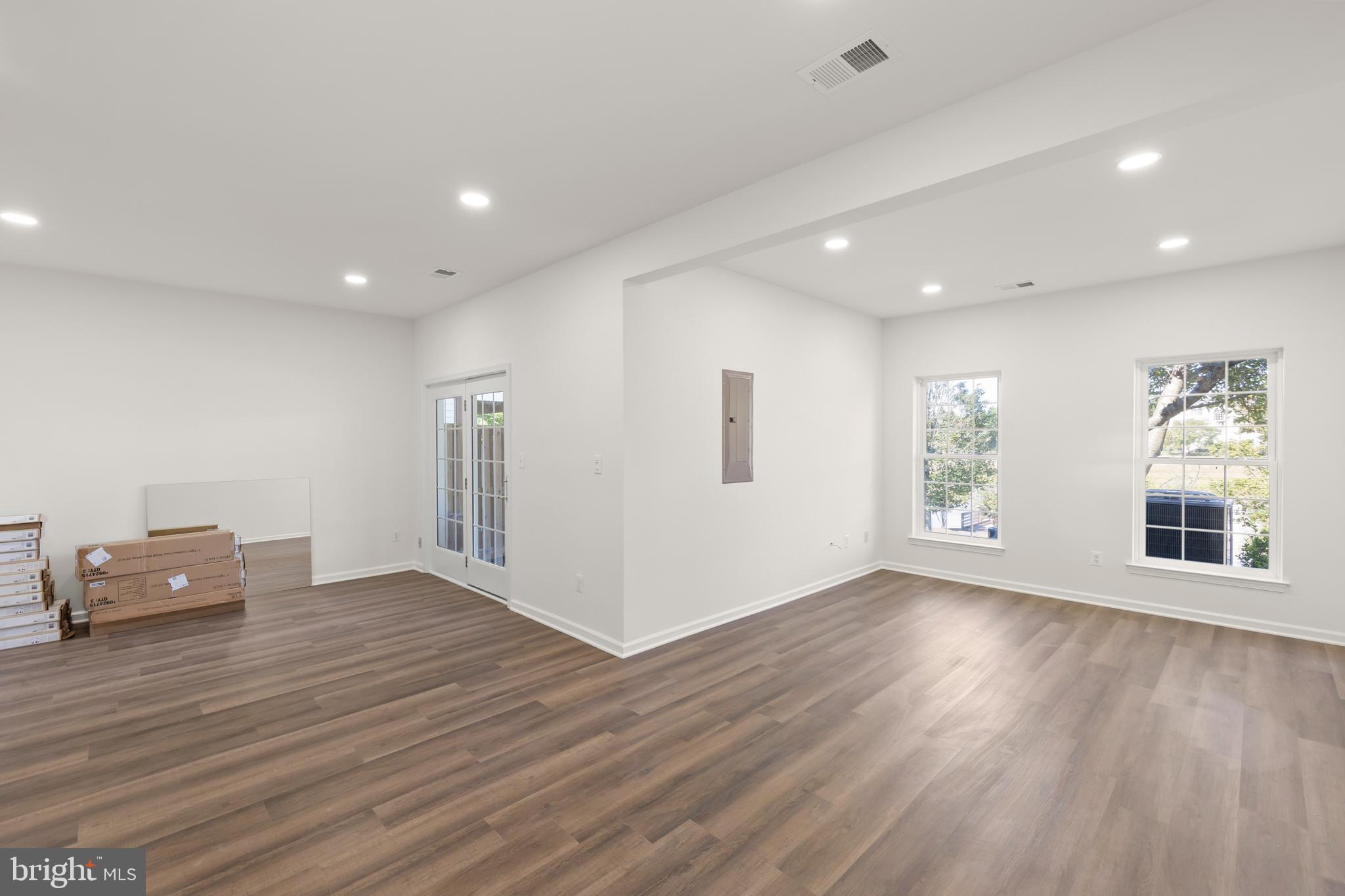 LOUDOUN VALLEY ESTATES - Residential Lease