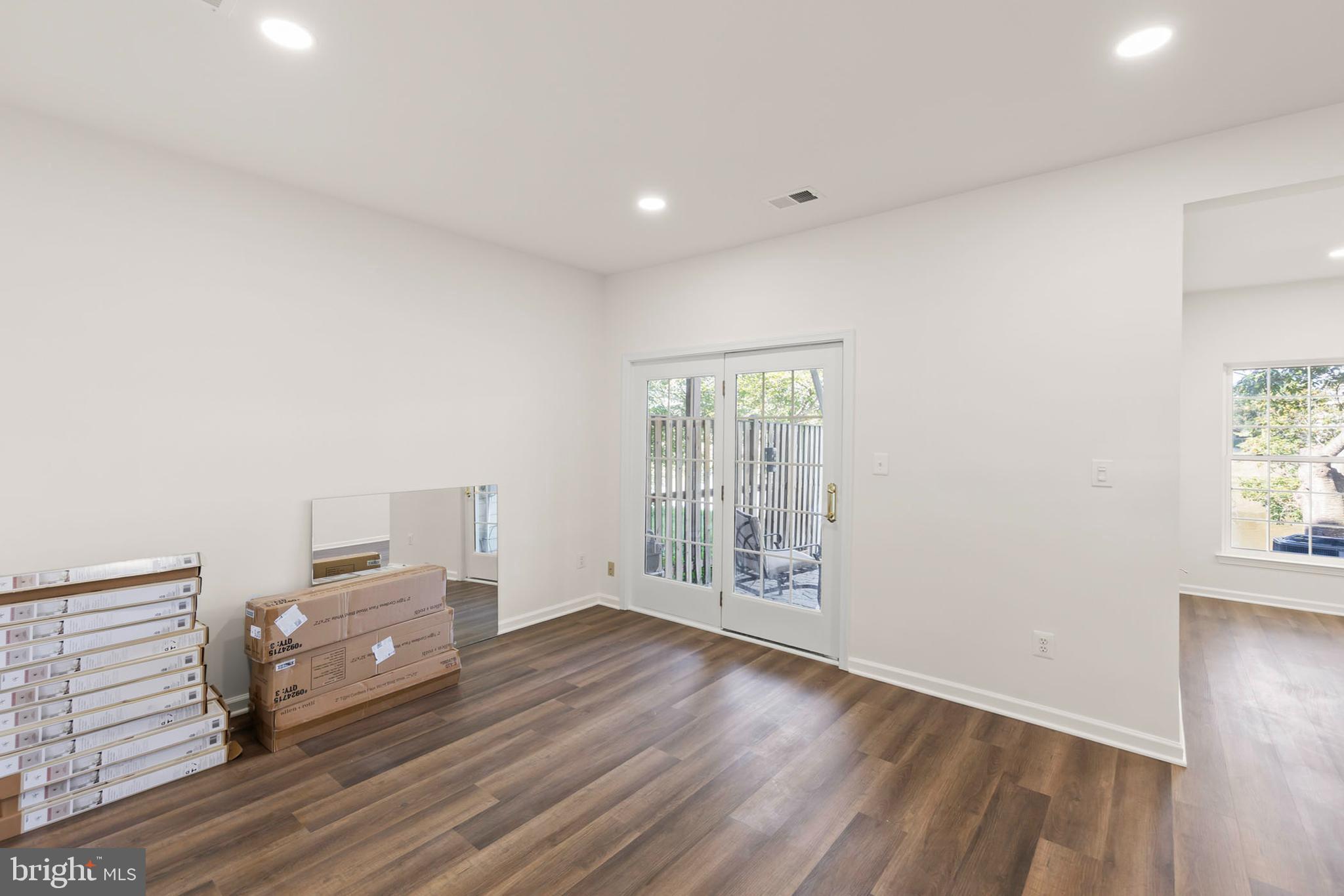 LOUDOUN VALLEY ESTATES - Residential Lease