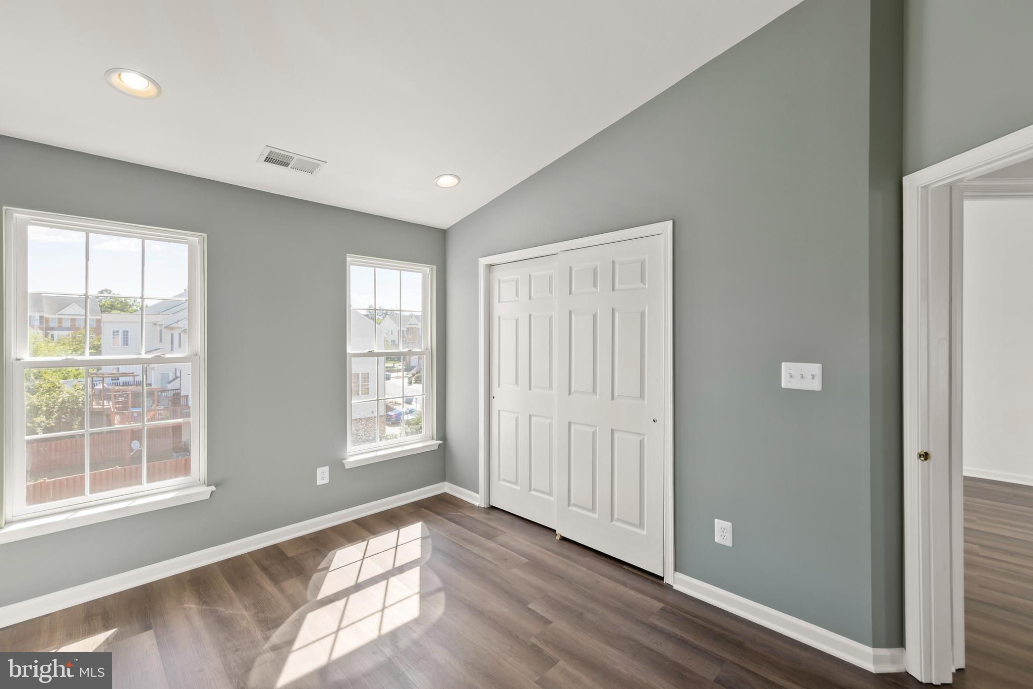 LOUDOUN VALLEY ESTATES - Residential Lease