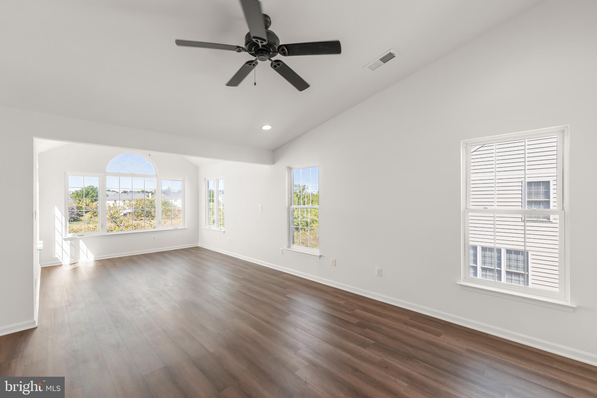 LOUDOUN VALLEY ESTATES - Residential Lease