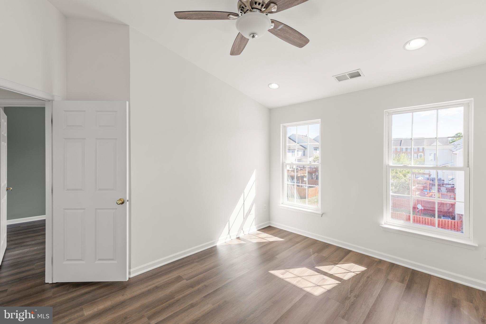 LOUDOUN VALLEY ESTATES - Residential Lease