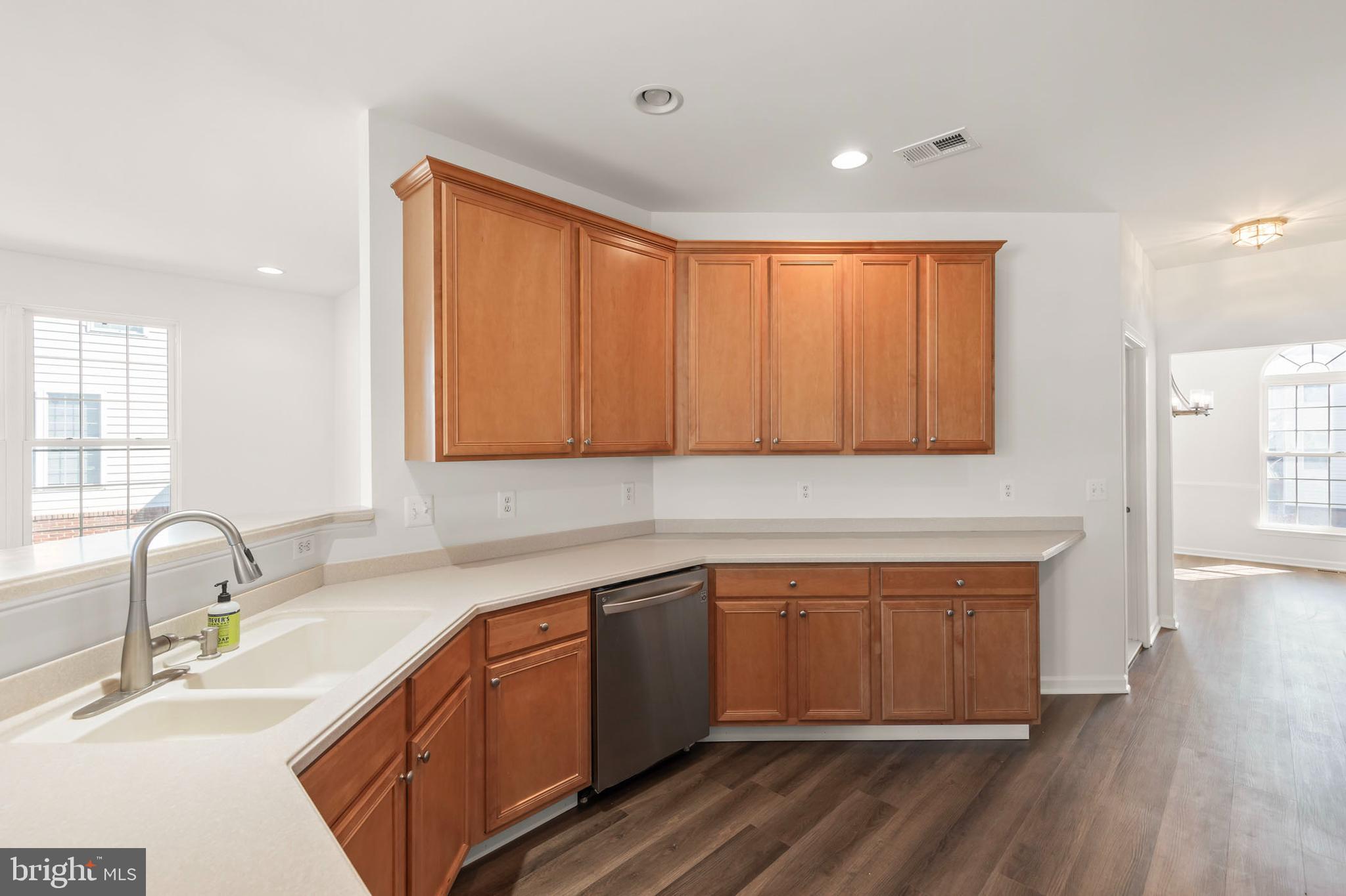 LOUDOUN VALLEY ESTATES - Residential Lease