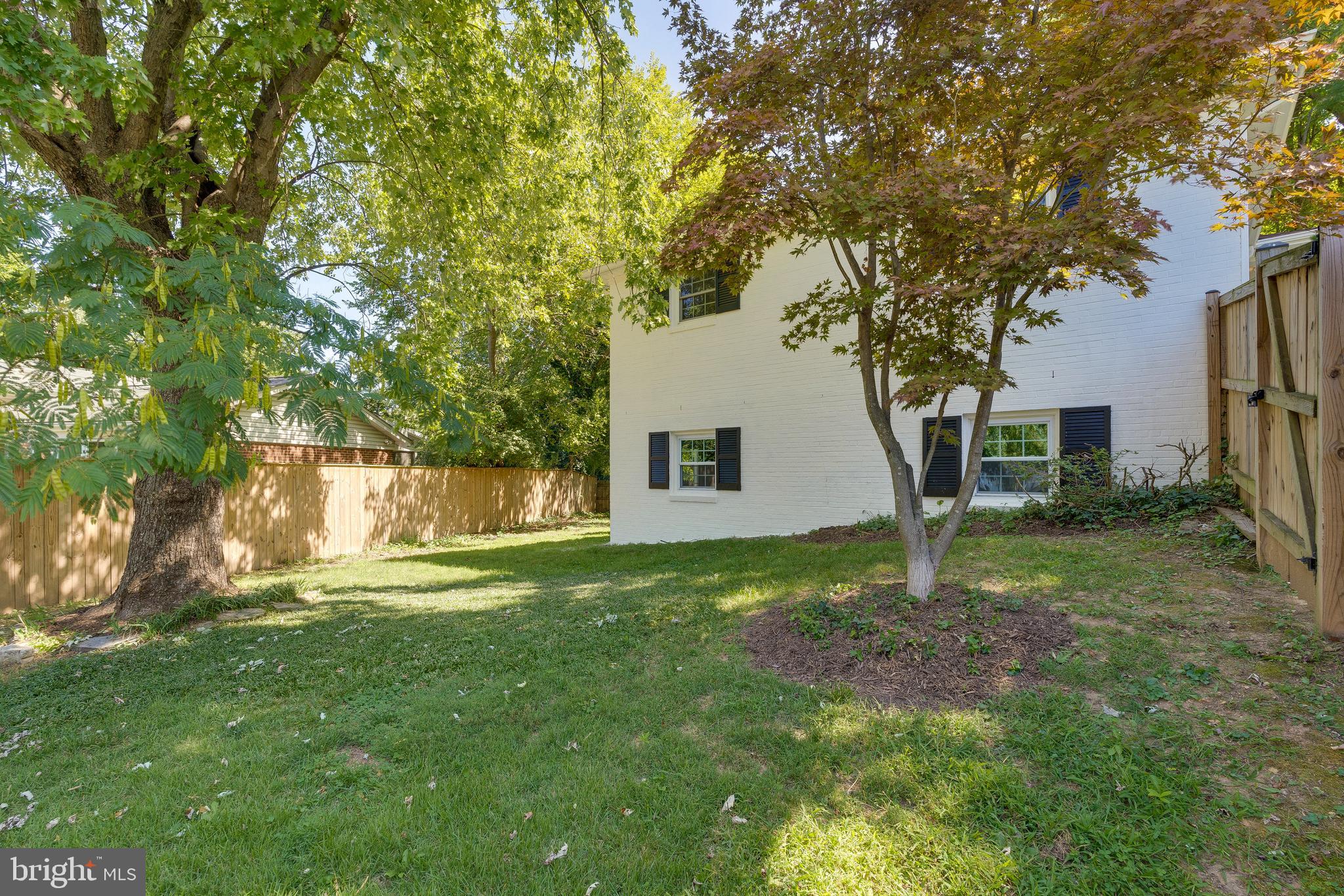 ROCK CREEK PALISADES - Residential