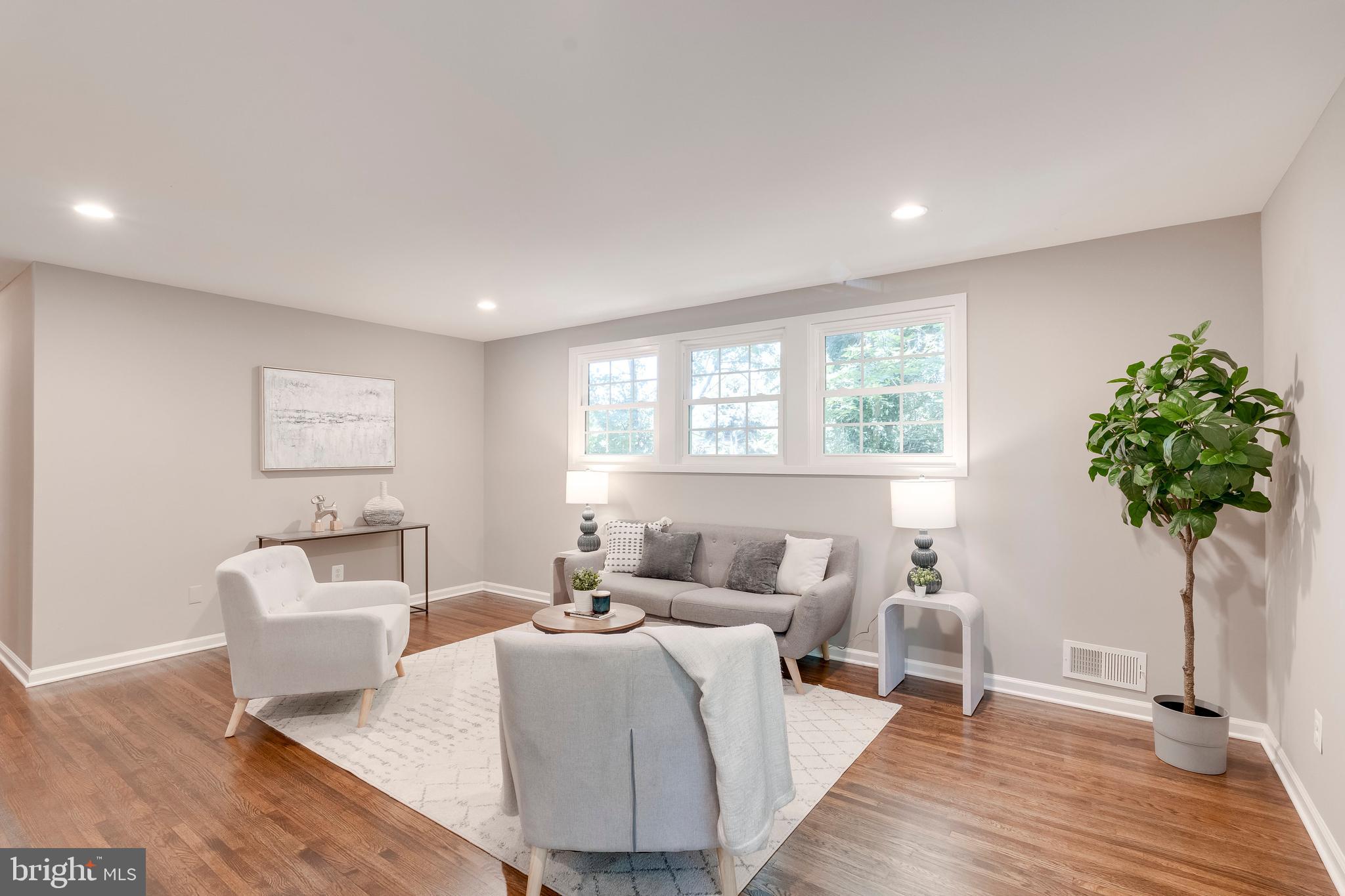 ROCK CREEK PALISADES - Residential