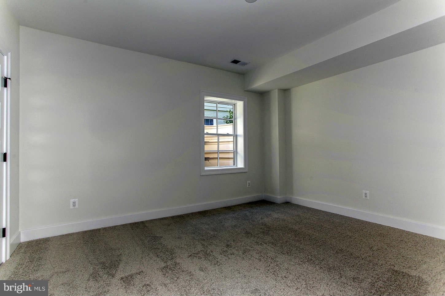 OVER LEE KNOLLS - Residential