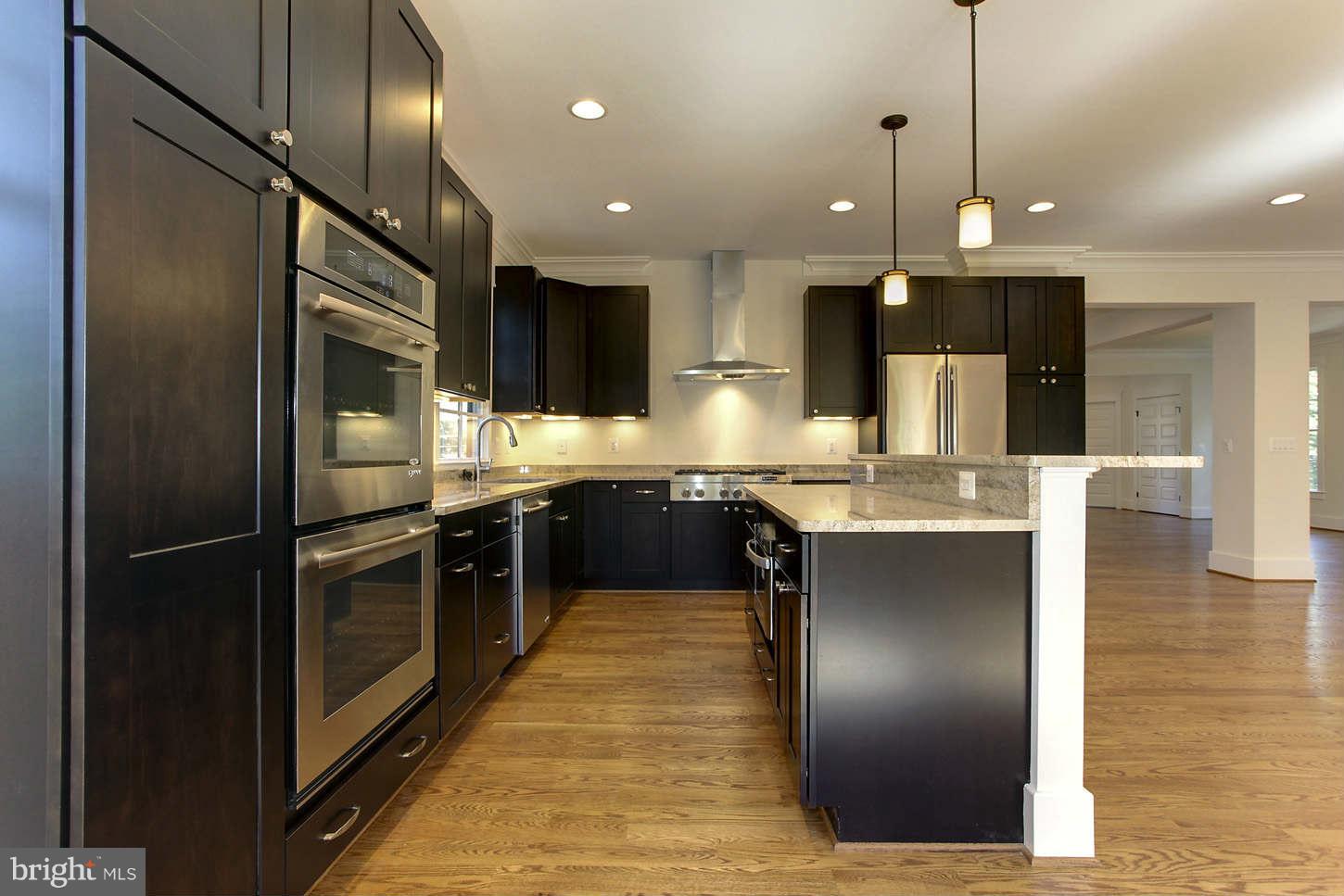 OVER LEE KNOLLS - Residential