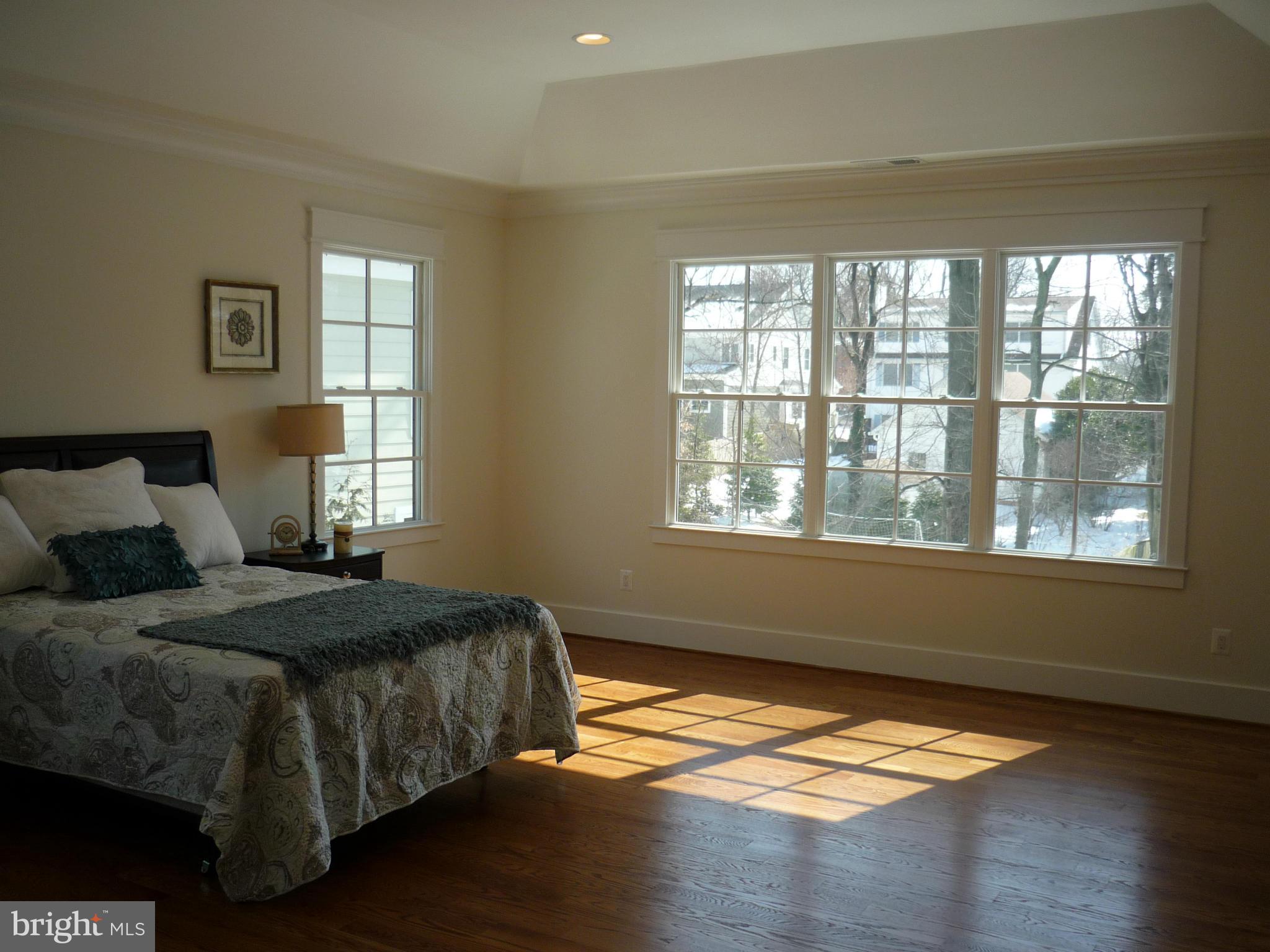 OVER LEE KNOLLS - Residential