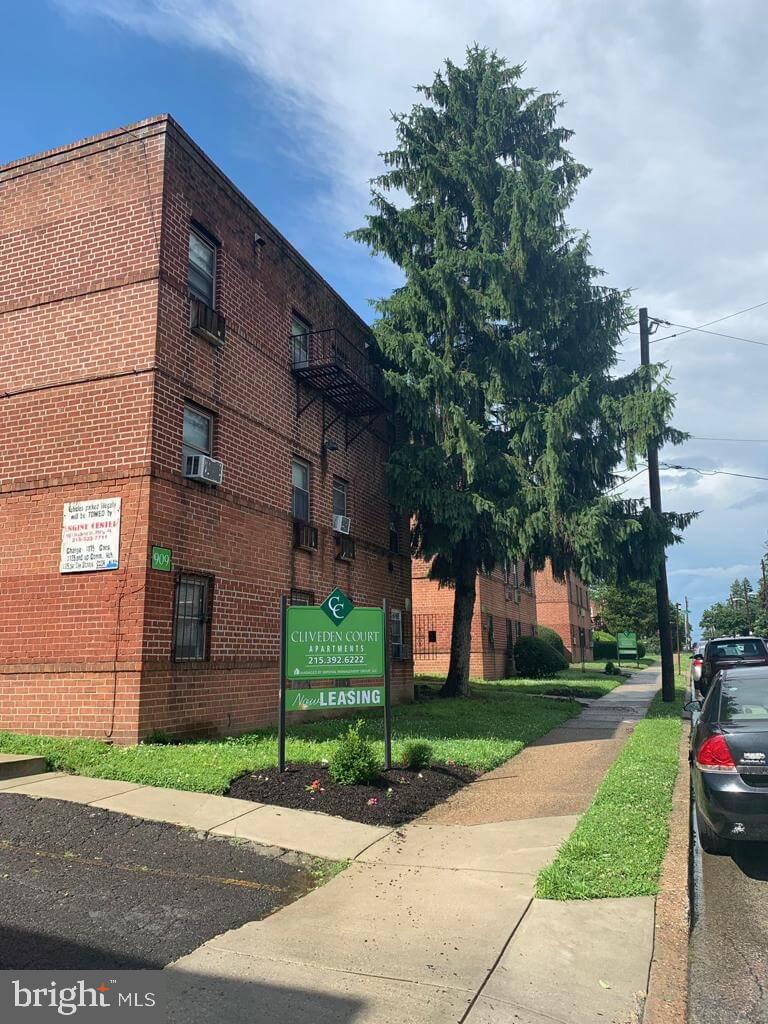 907 E CLIVEDEN STREET 3