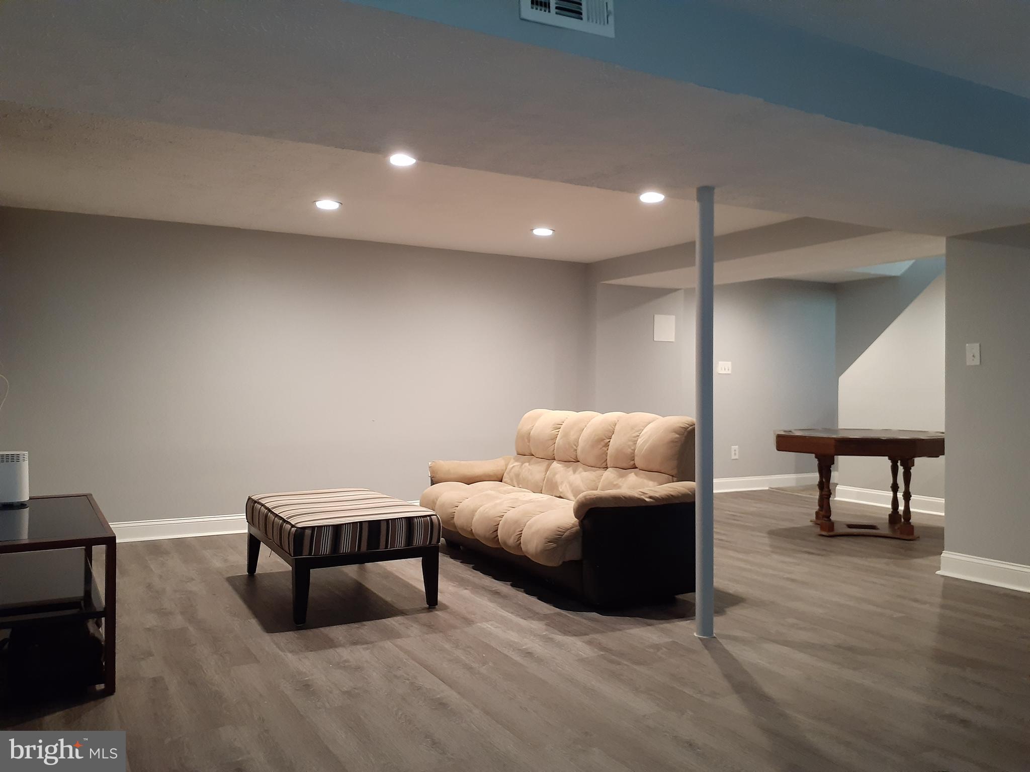 SHANNON SQUARE - Residential