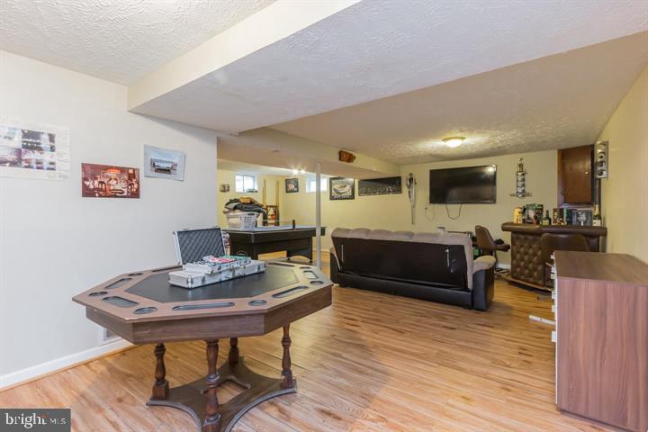 SHANNON SQUARE - Residential