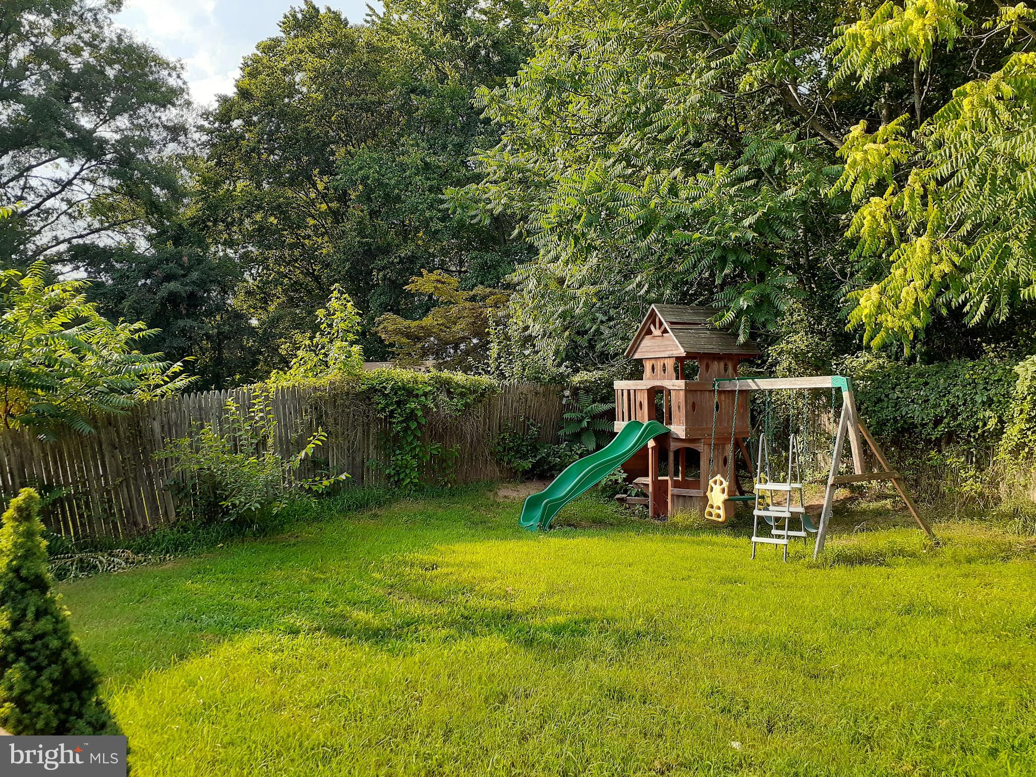 SHANNON SQUARE - Residential