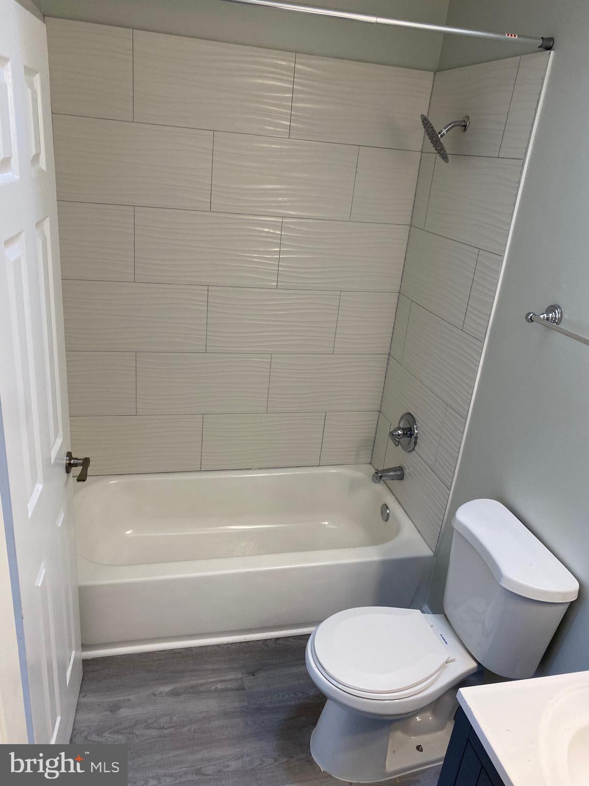 ROSECROFT COMMONS - Residential Lease