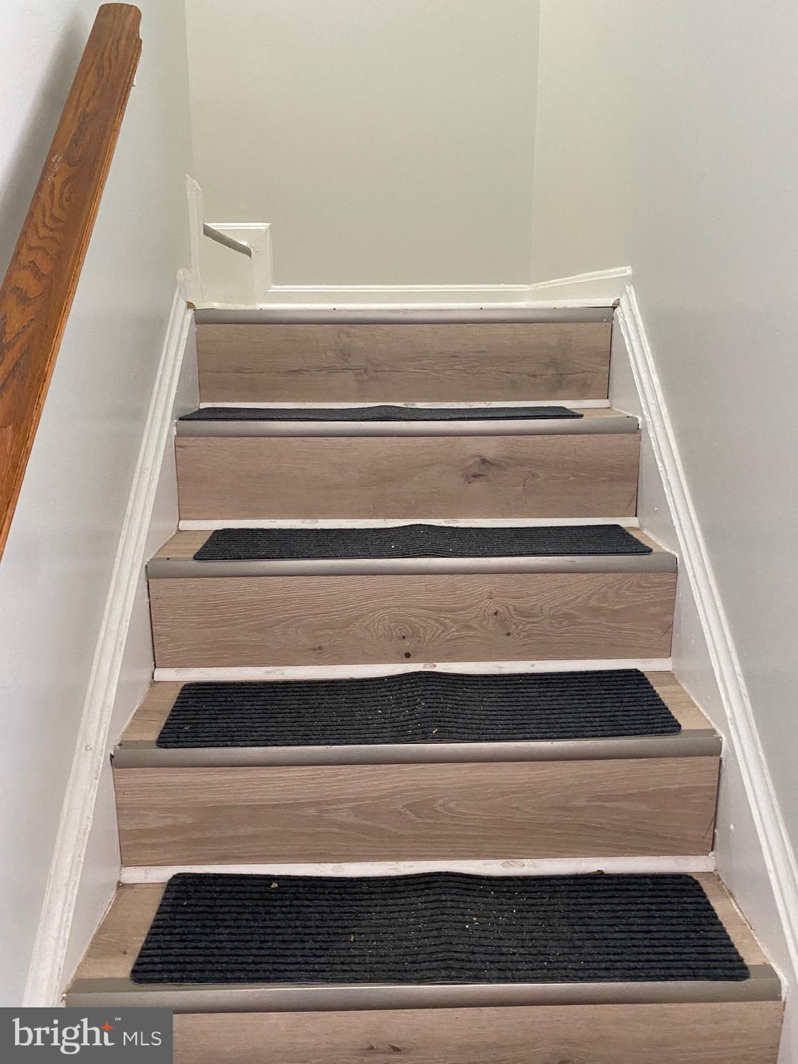 ROSECROFT COMMONS - Residential Lease