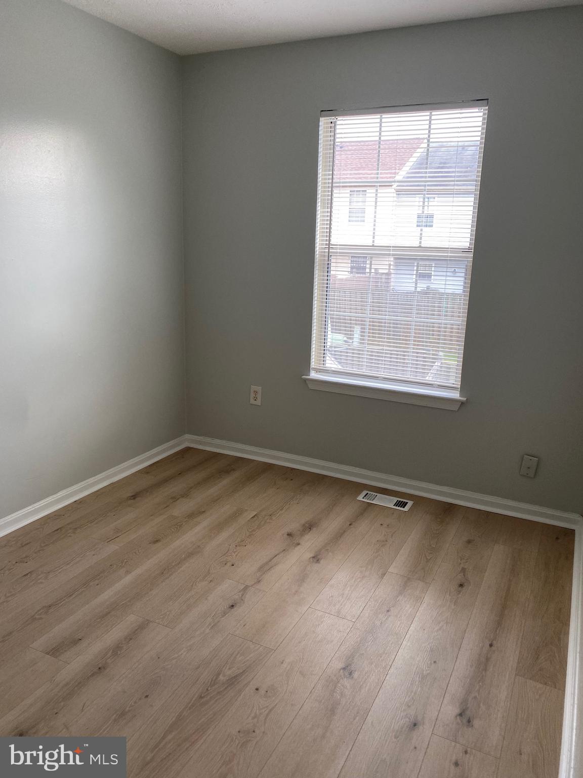 ROSECROFT COMMONS - Residential Lease