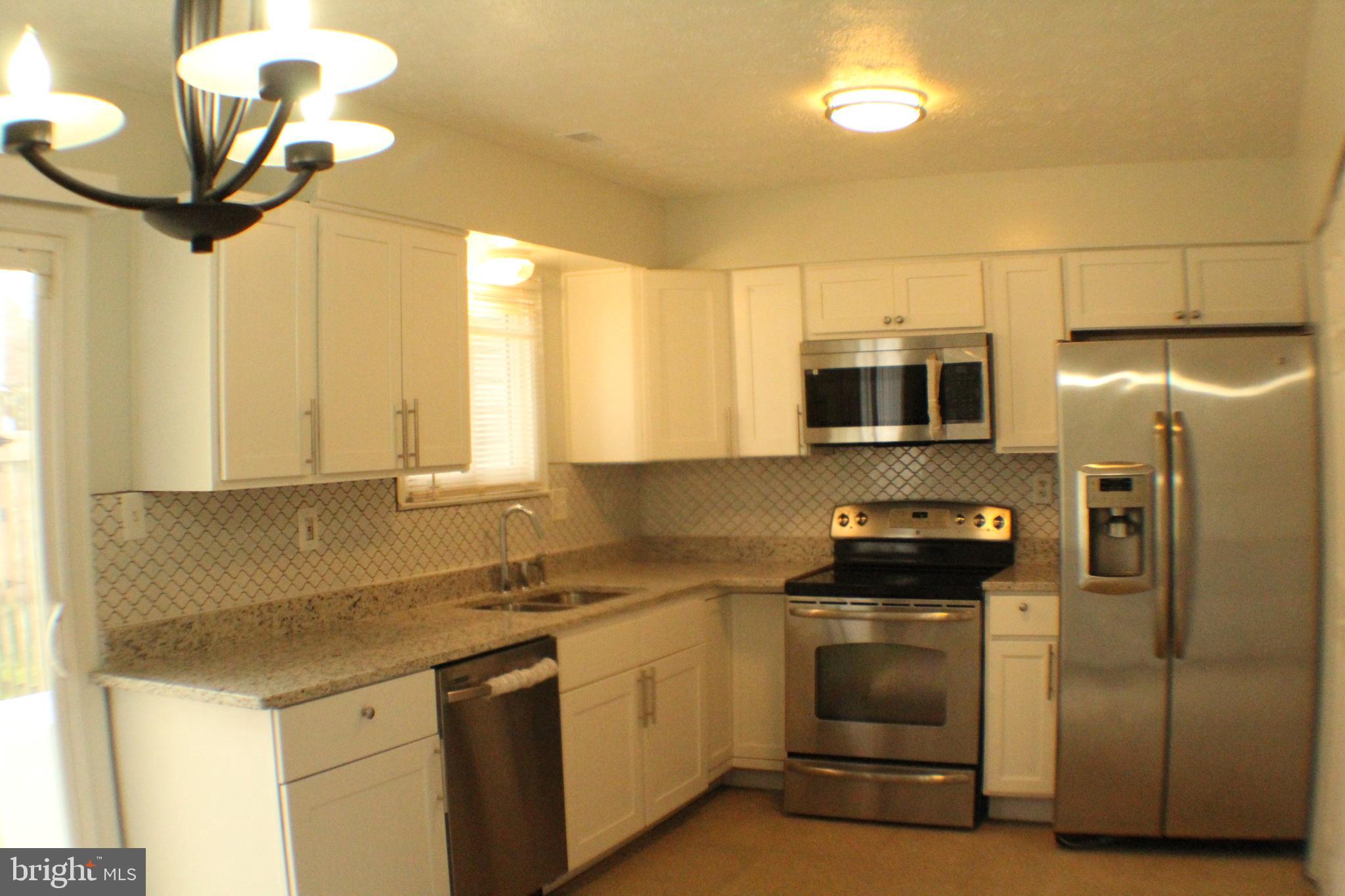 ROSECROFT COMMONS - Residential Lease