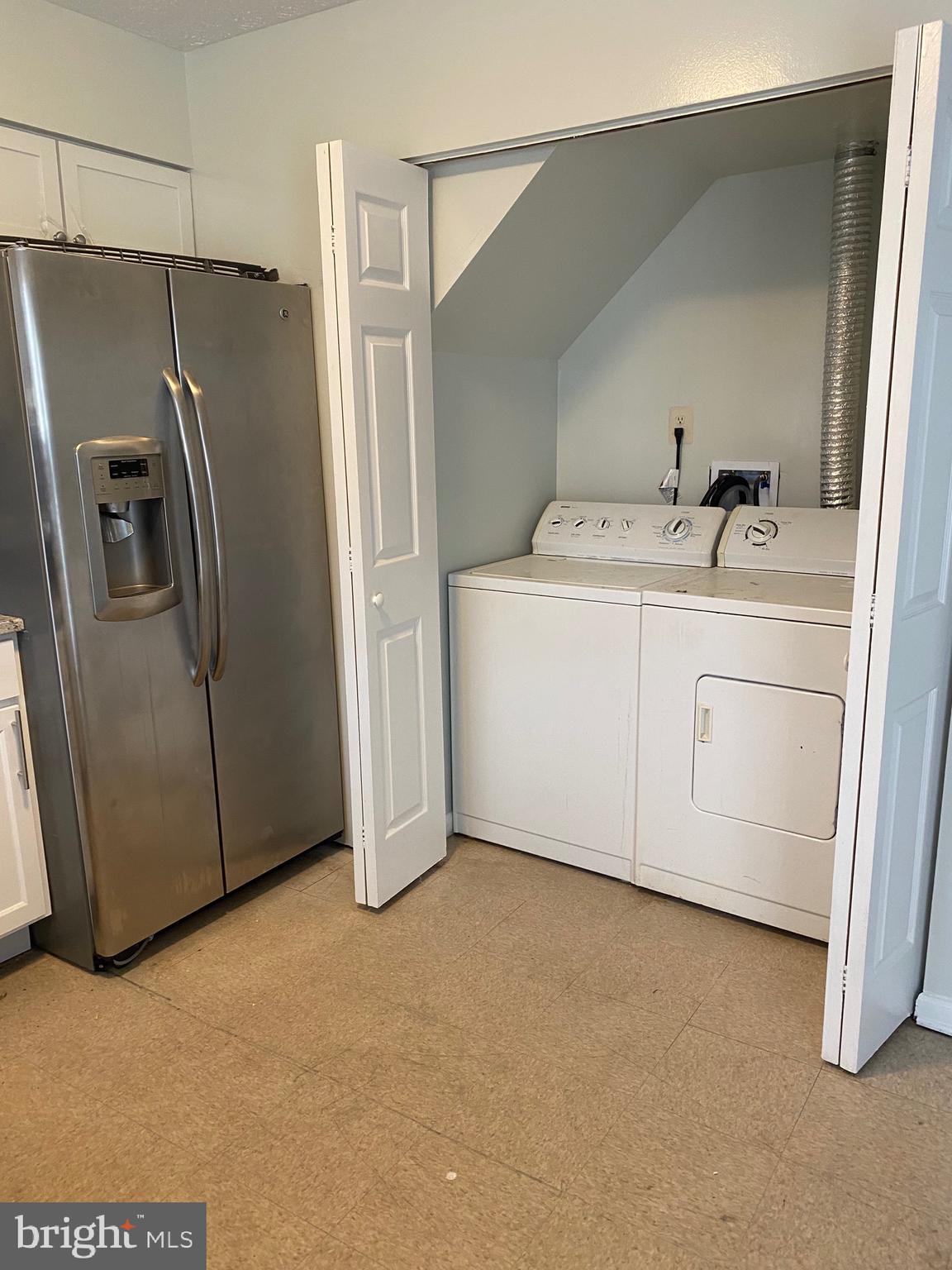 ROSECROFT COMMONS - Residential Lease