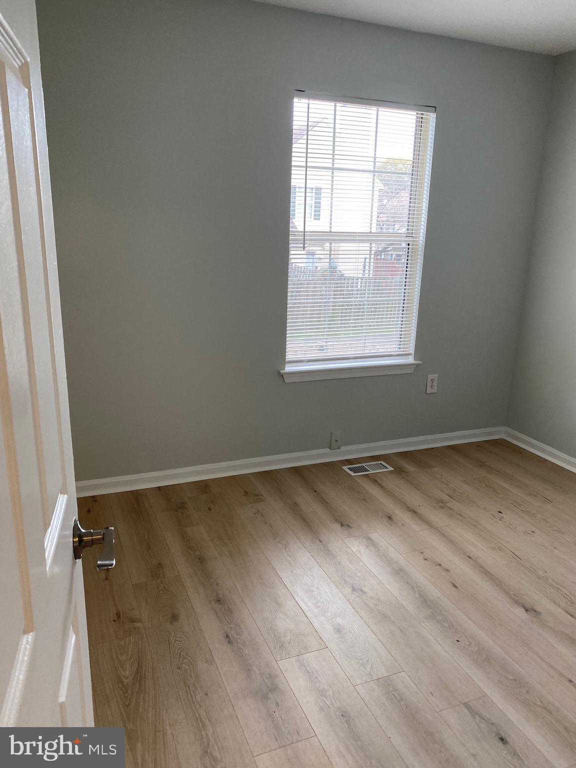 ROSECROFT COMMONS - Residential Lease