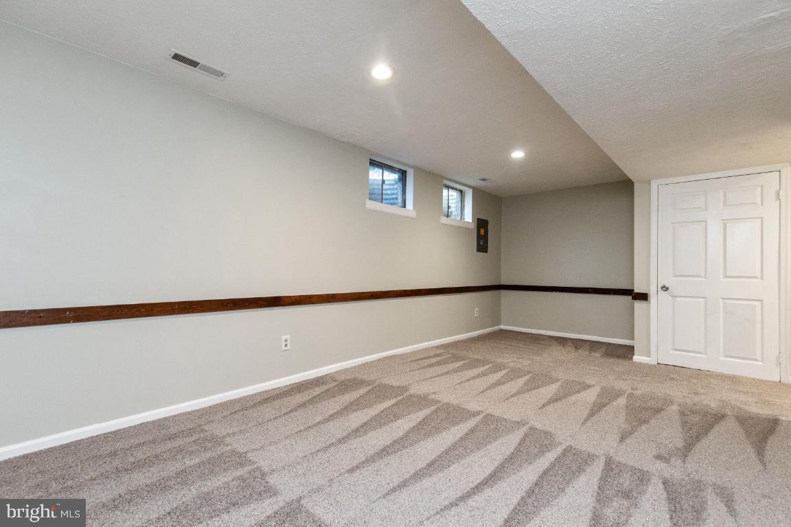 BURKE CENTRE - Residential