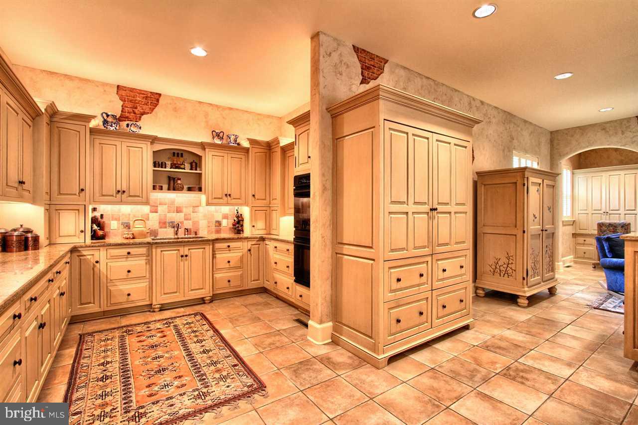 WHITE OAKS - Residential