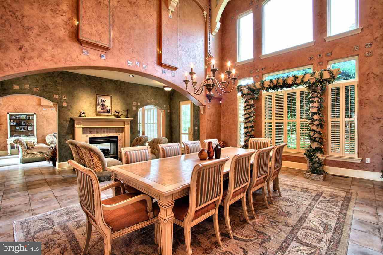 WHITE OAKS - Residential