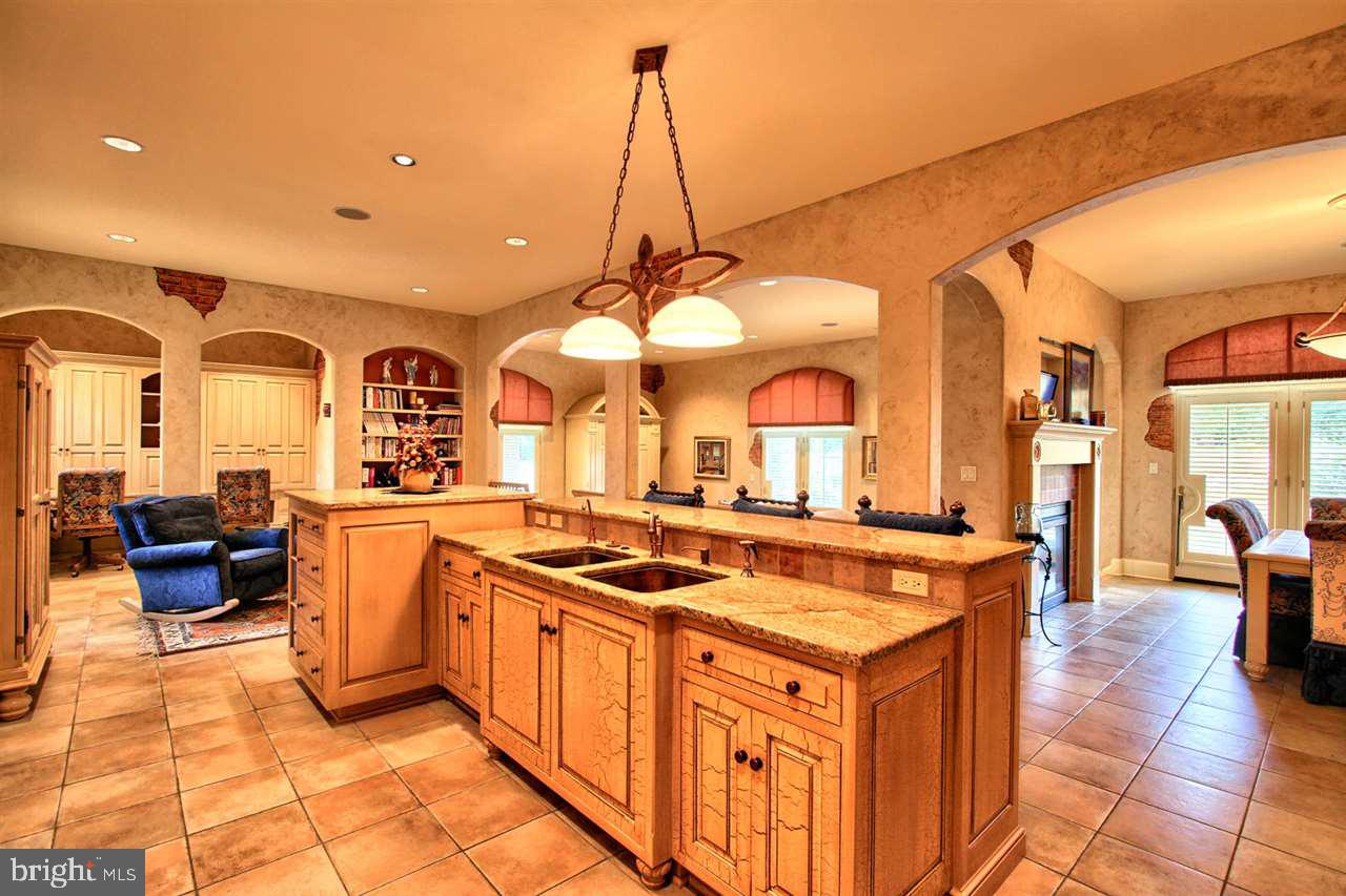 WHITE OAKS - Residential