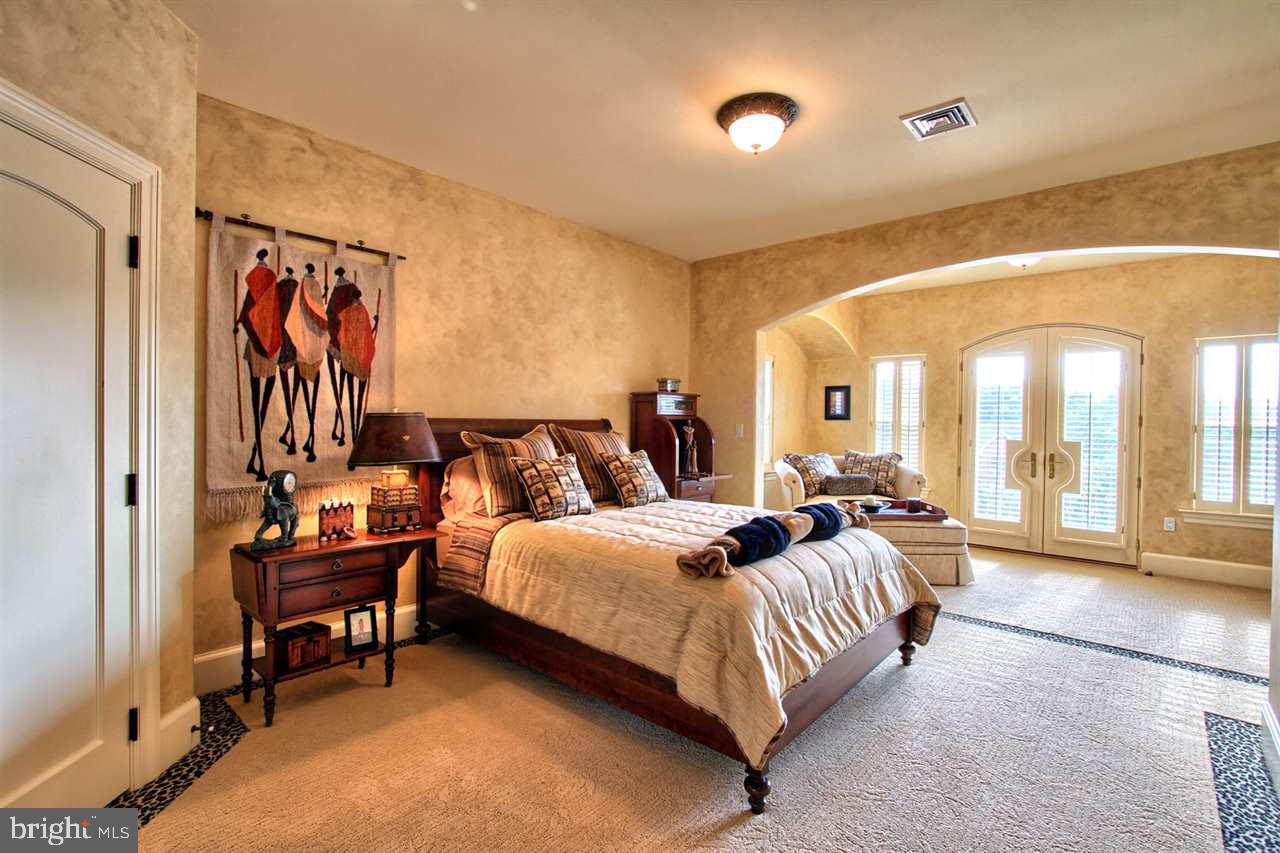 WHITE OAKS - Residential