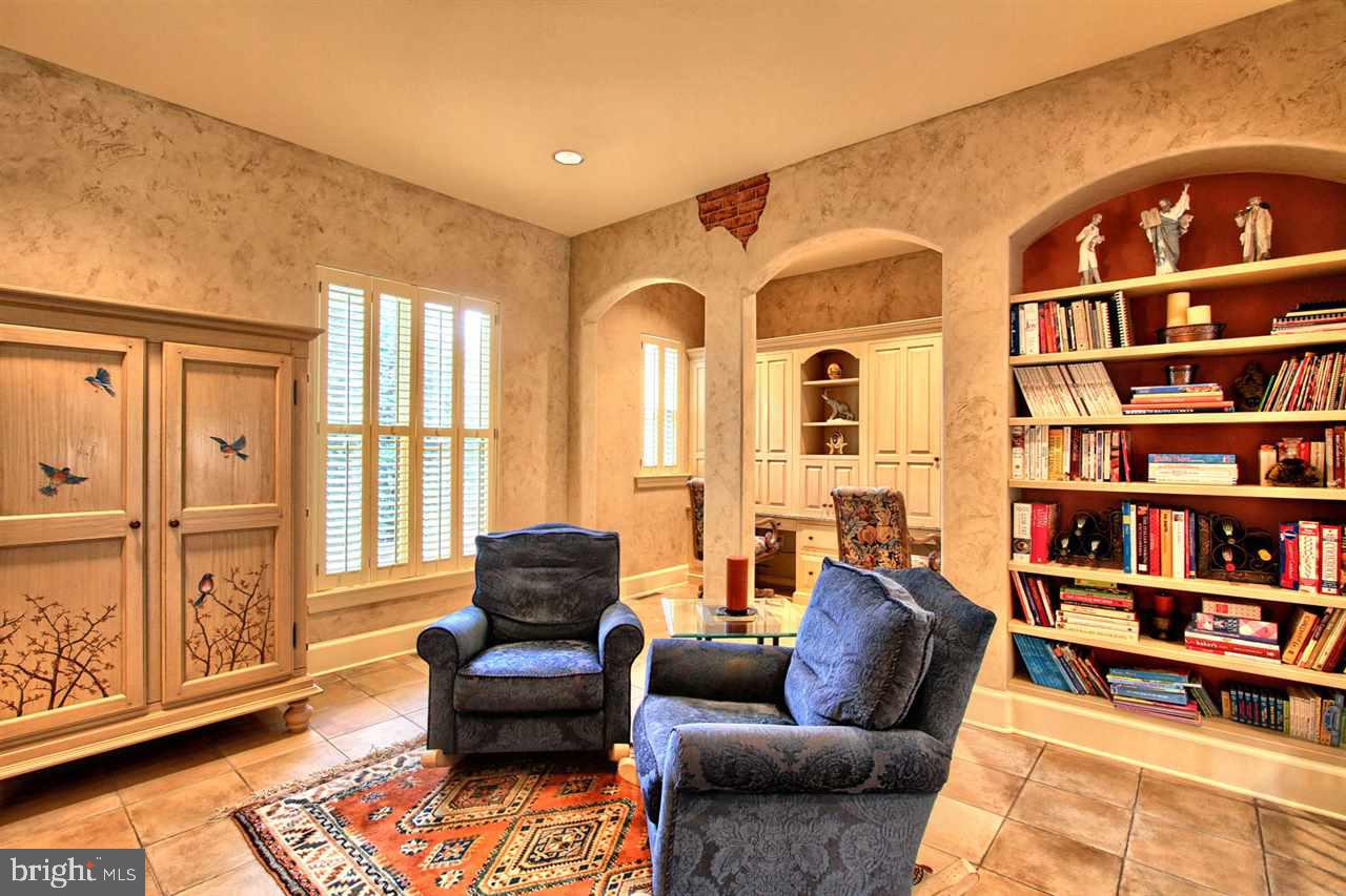 WHITE OAKS - Residential