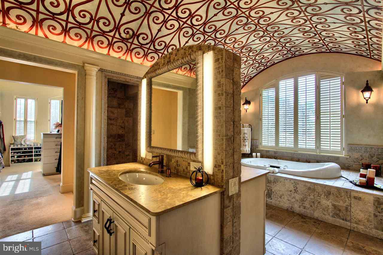 WHITE OAKS - Residential