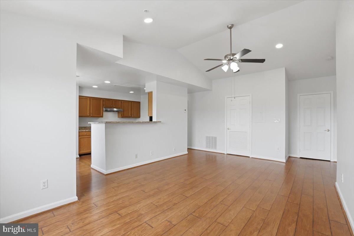 11002 KOMAN CIRCLE 301