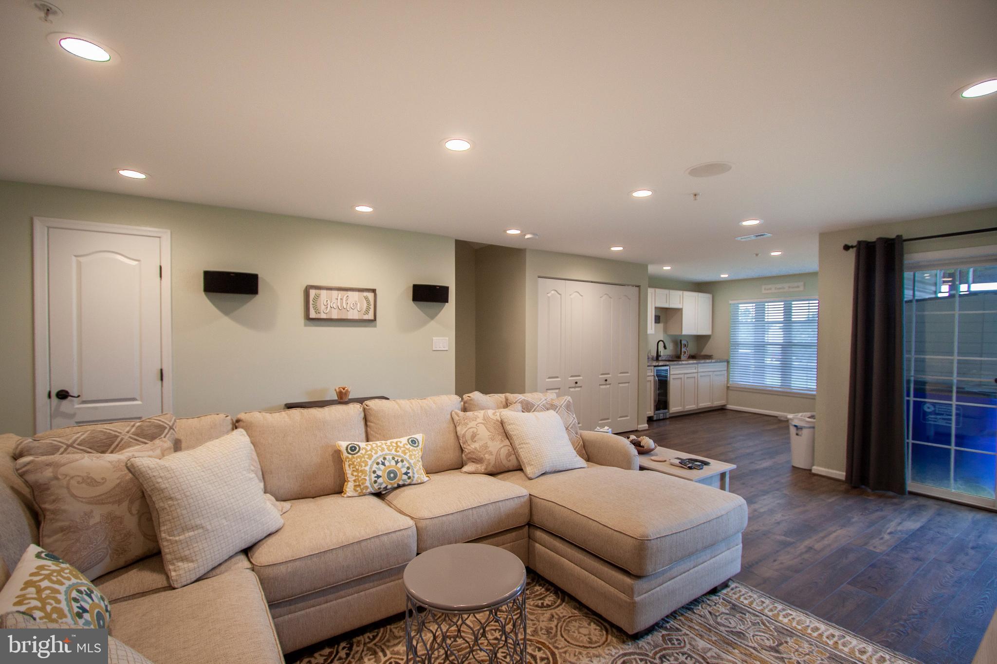 MONMOUTH MEADOWS - Residential