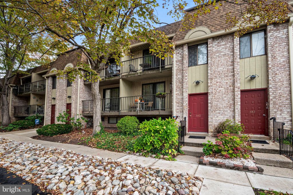 Photo of 340 - A Saybrook Lane, WALLINGFORD, PA 19086 (MLS # PADE2101854)