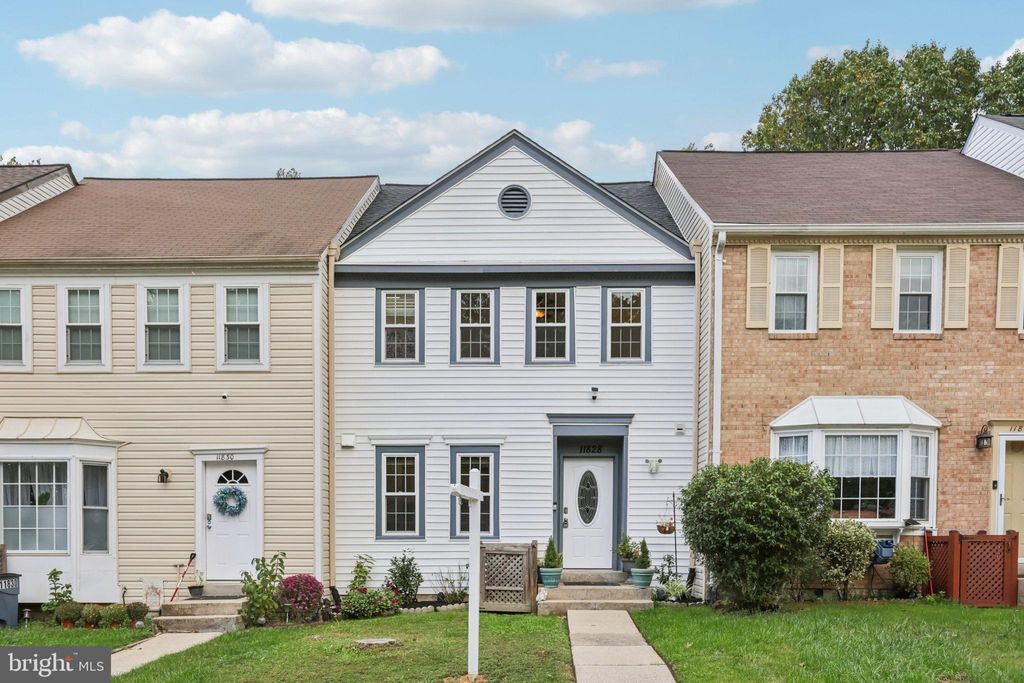 Photo of 11828 Critton Circle, WOODBRIDGE, VA 22192 (MLS # VAPW2105226)