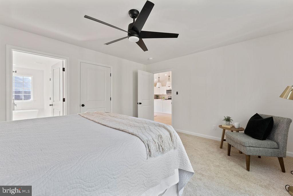 WOODLAND SHORES - Residential