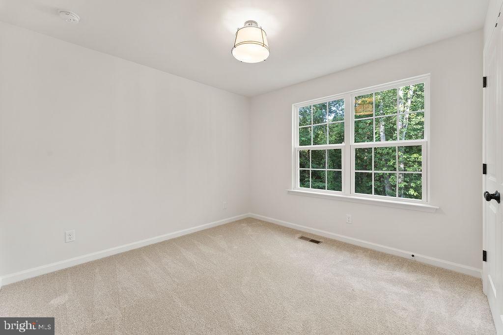 WOODLAND SHORES - Residential