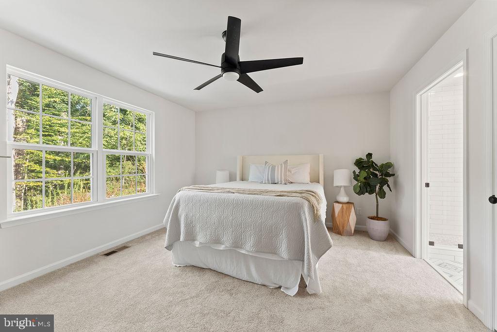 WOODLAND SHORES - Residential