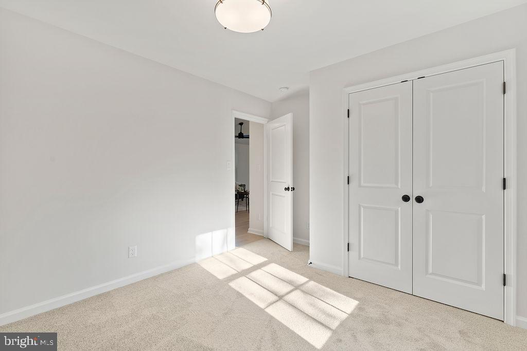 WOODLAND SHORES - Residential