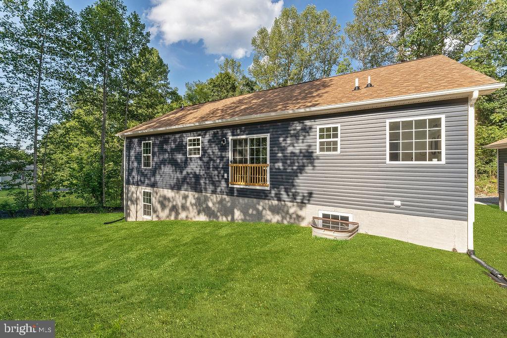 WOODLAND SHORES - Residential