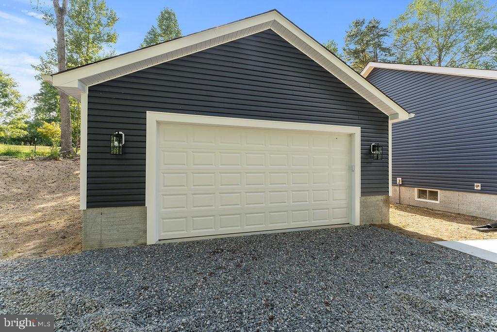 95 WOODLAND SHORES DRIVE