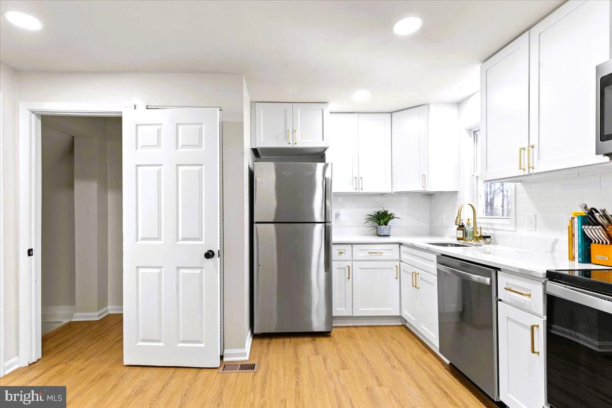 DIGGS CIRCLE - Residential